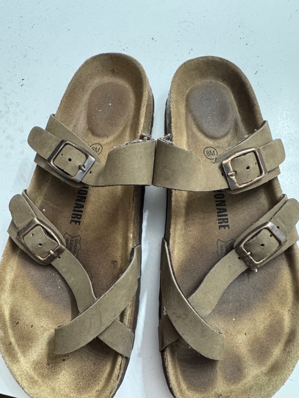 Tan cushionaire slipper size 8